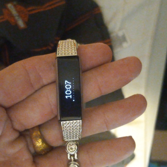 Fitbit Alta fitness/sleep tracker bundle - Picture 2 of 9